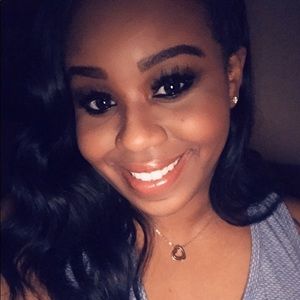 Meet your Posher, Simone